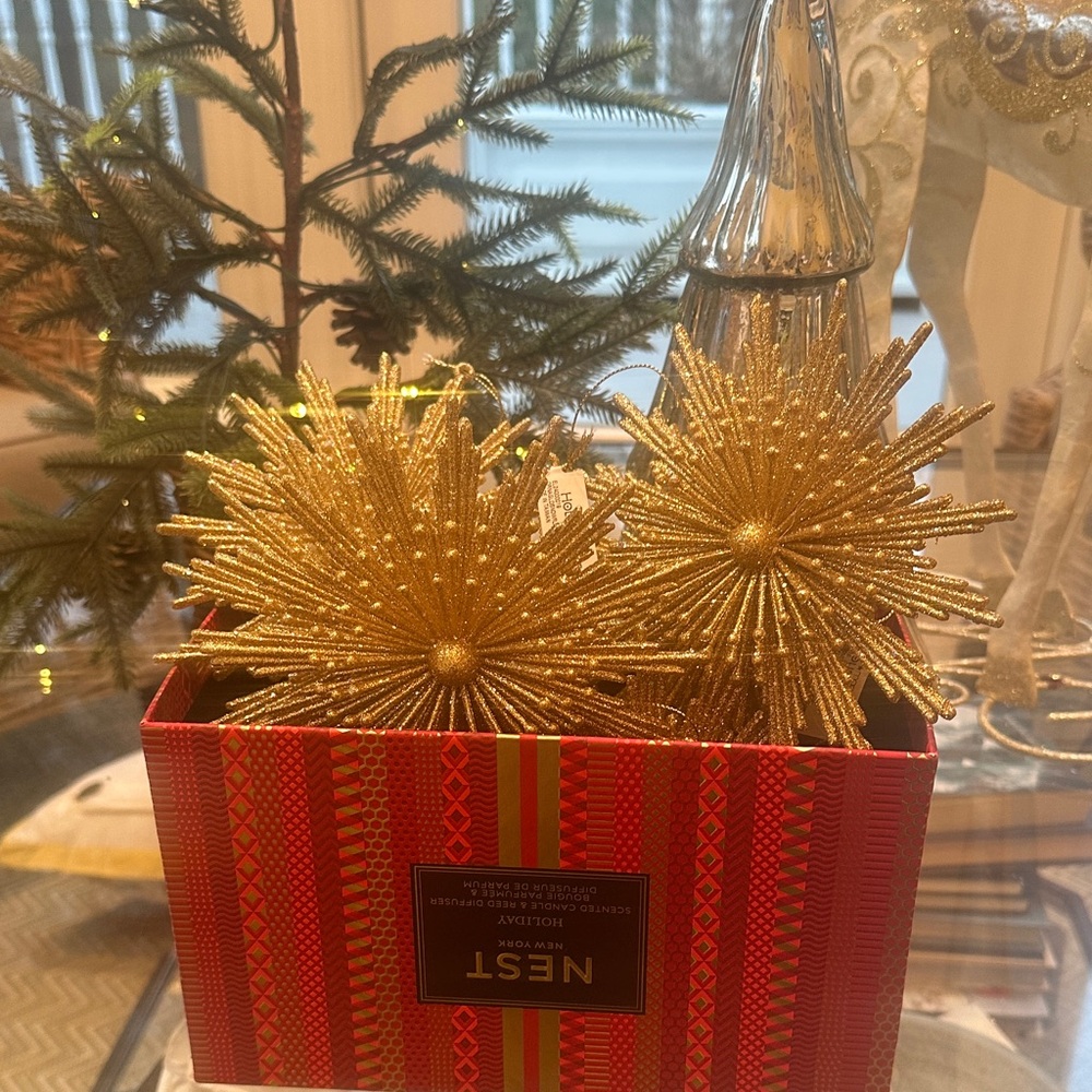 Festive Gold Starburst Ornaments Macy’s Holiday Lane set of 8